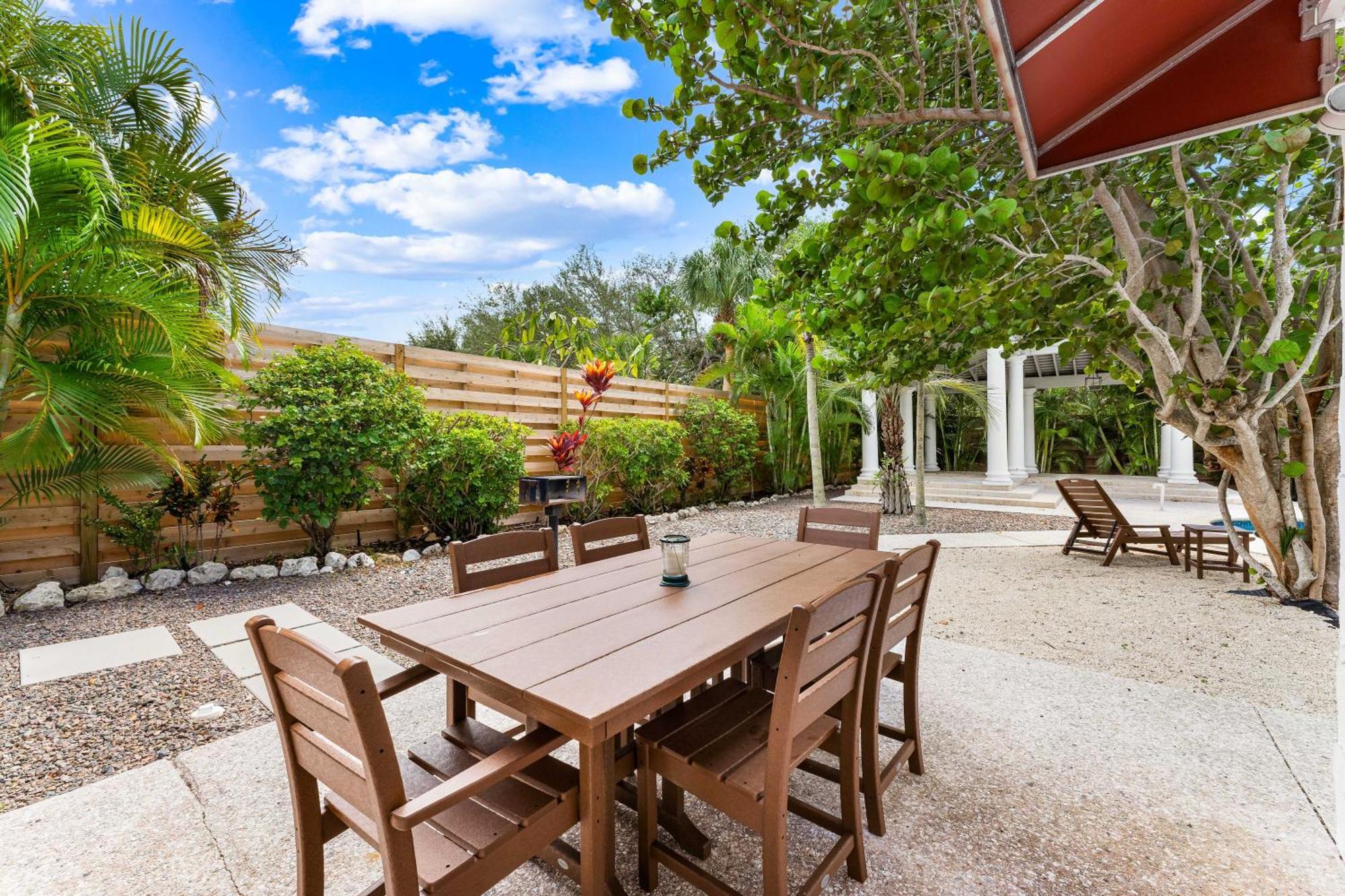סייסטה קי Crescent Beach Villas מראה חיצוני תמונה