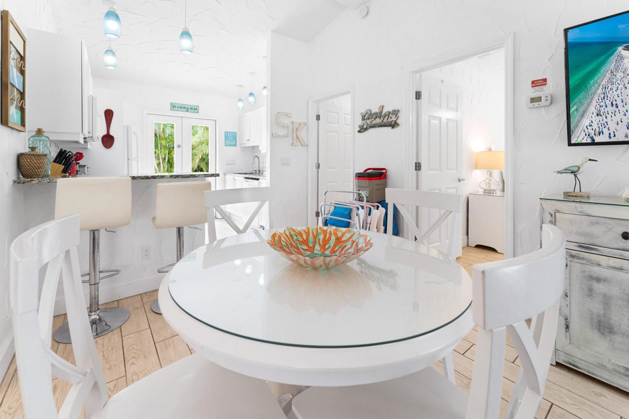 סייסטה קי Crescent Beach Villas מראה חיצוני תמונה