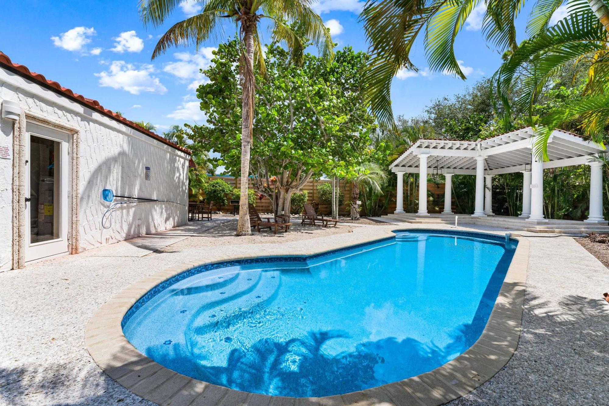 סייסטה קי Crescent Beach Villas מראה חיצוני תמונה