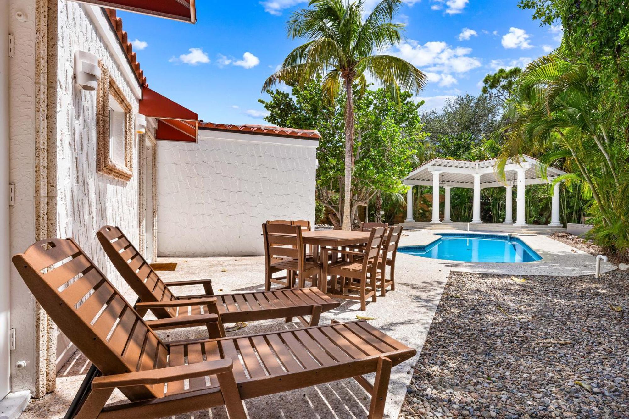 סייסטה קי Crescent Beach Villas מראה חיצוני תמונה