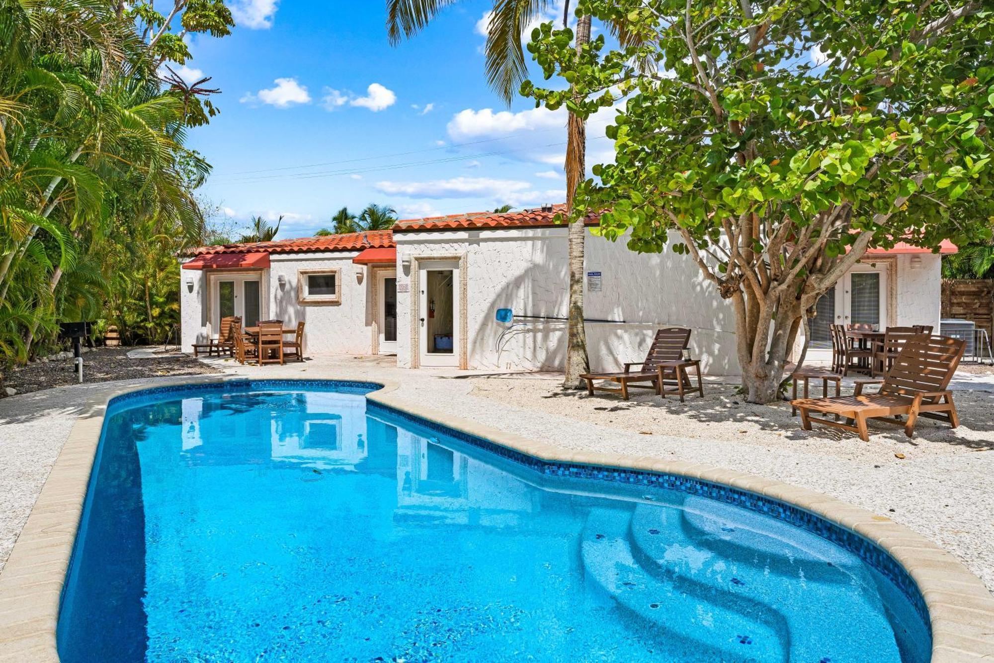 סייסטה קי Crescent Beach Villas מראה חיצוני תמונה