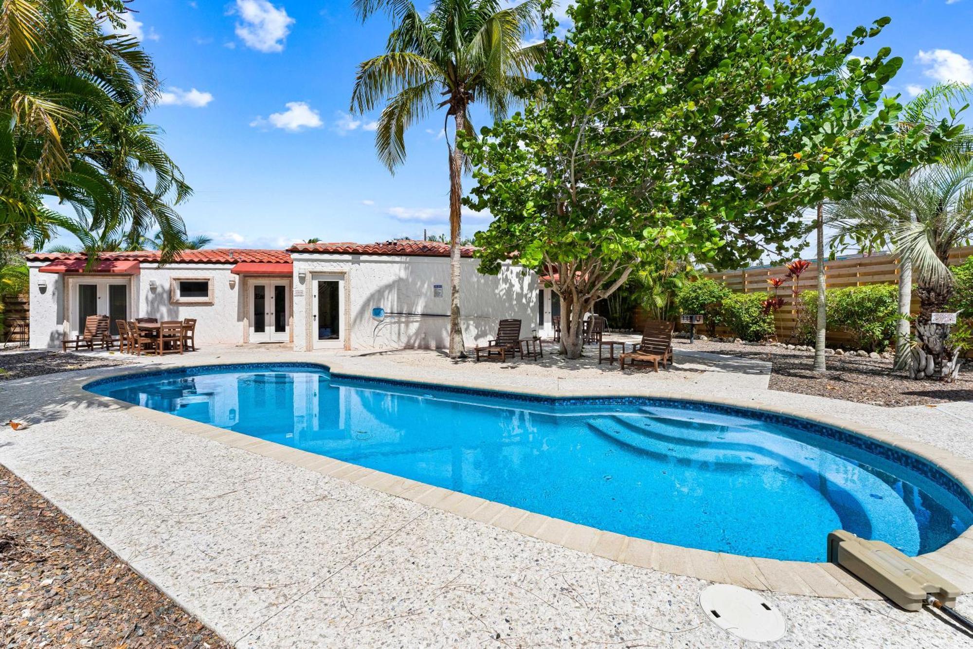 סייסטה קי Crescent Beach Villas מראה חיצוני תמונה