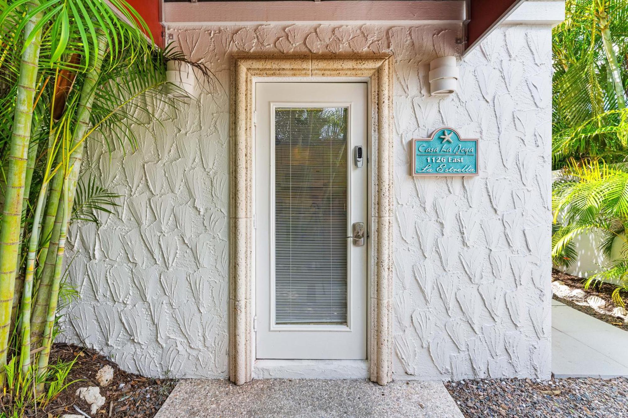 סייסטה קי Crescent Beach Villas מראה חיצוני תמונה