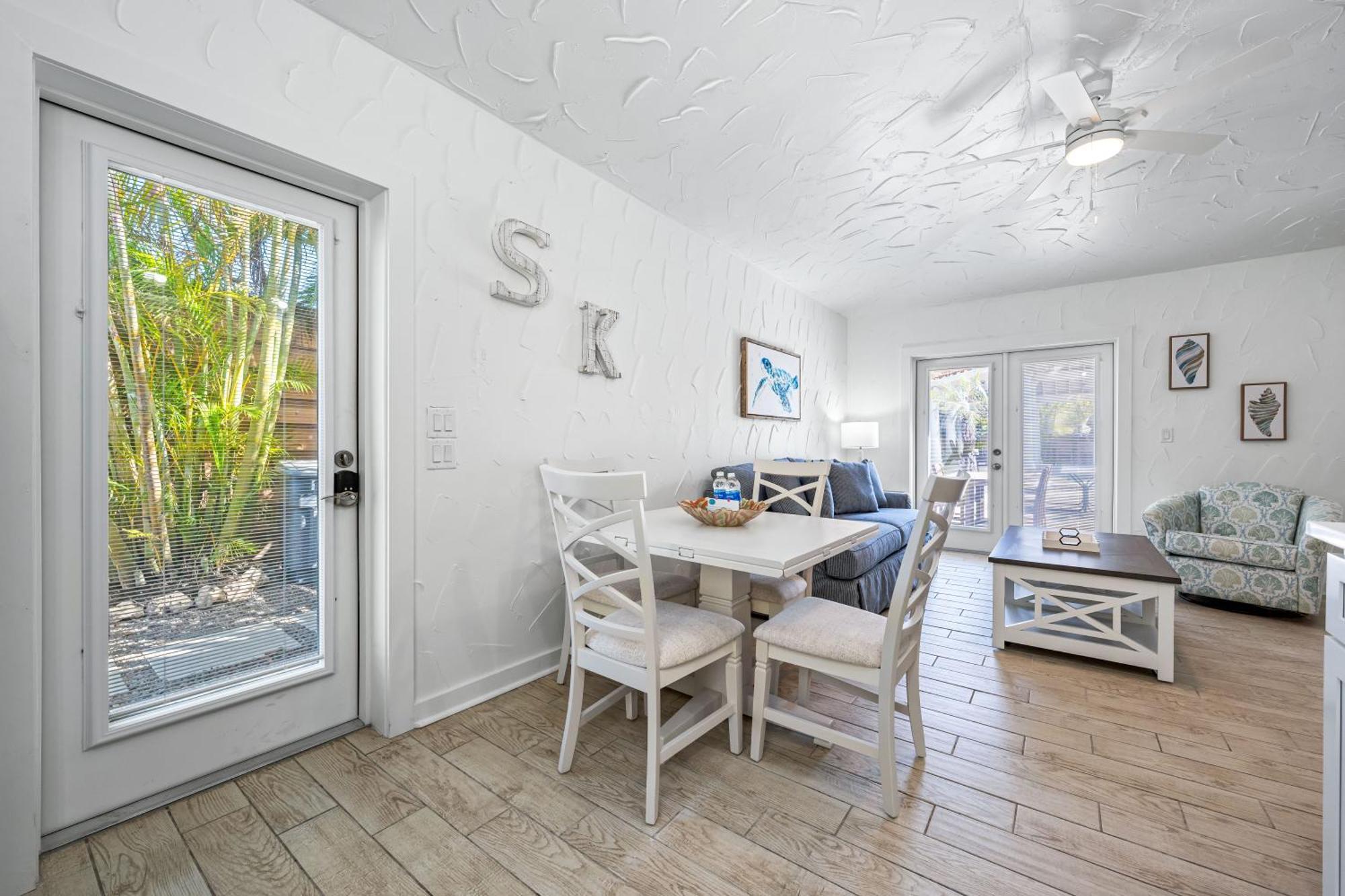 סייסטה קי Crescent Beach Villas מראה חיצוני תמונה